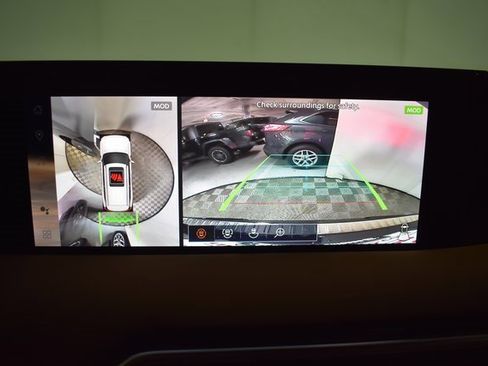 New 2025 Nissan Armada SL w/ Captain's Chari Seat Package image 28