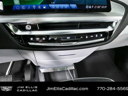 New 2026 Cadillac Lyriq Premium Luxury image 16