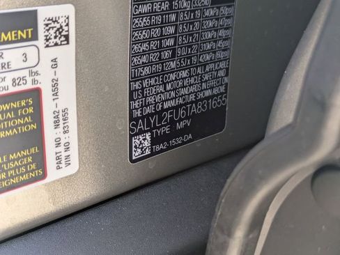 New 2026 Land Rover Range Rover Velar Dynamic SE image 22