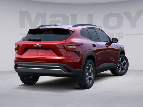 New 2026 Chevrolet Trax LT w/ LPO, Blackout Package FWD image 5