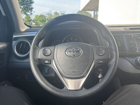 Used 2016 Toyota RAV4 LE AWD/4WD image 7