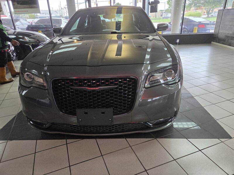 Used 2023 Chrysler 300 S RWD image 4