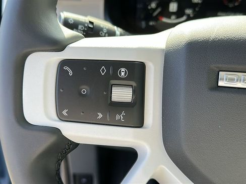 New 2026 Land Rover Defender 110 X-Dynamic SE image 13