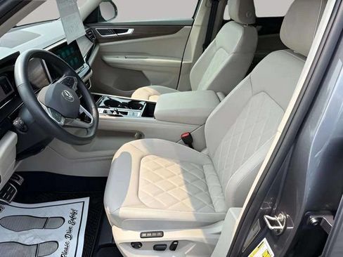 Certified 2025 Volkswagen Atlas SEL Premium R-Line AWD/4WD image 5
