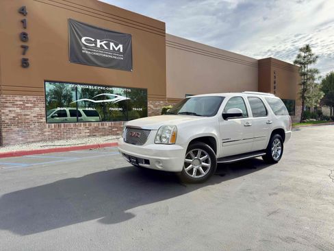 Used 2014 GMC Yukon Denali image 2