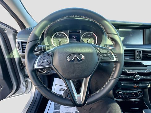 Used 2019 INFINITI QX30 image 12