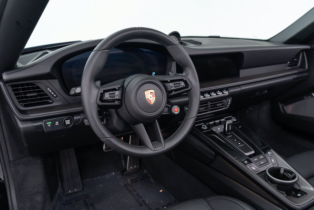 Used 2025 Porsche 911 Carrera RWD image 22