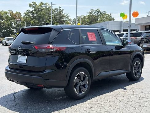 Used 2025 Nissan Rogue SV FWD image 5