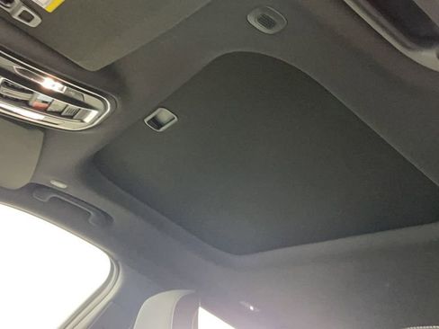 New 2025 Jeep Grand Cherokee L Laredo image 31