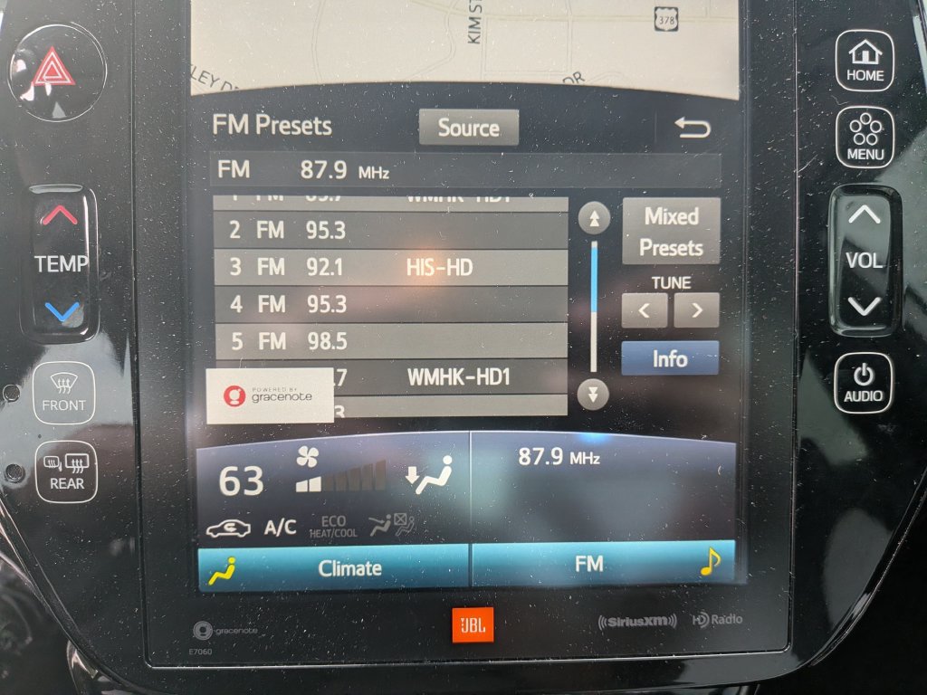 Used 2022 Toyota Prius Limited w/ Premium Convenience Package FWD image 19