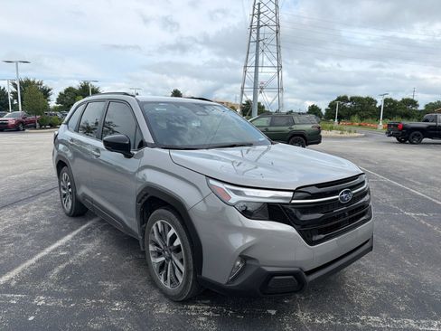 Certified 2025 Subaru Forester Touring AWD/4WD image 5