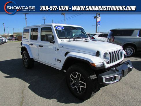 Used 2025 Jeep Wrangler Unlimited Sahara image 1
