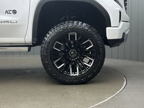 Used 2025 GMC Sierra 1500 Denali Ultimate AWD/4WD image 10