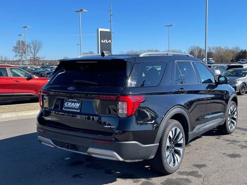 Used 2025 Ford Explorer ST-Line w/ ST-Line Street Pack image 7