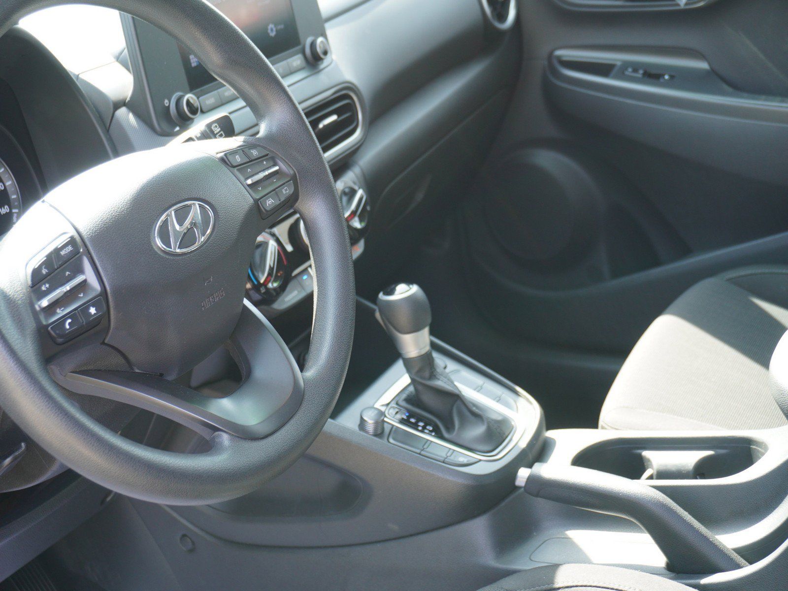 Used 2022 Hyundai Kona SEL FWD image 19