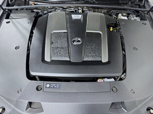 Used 2024 Lexus LS 500 w/ Interior Upgrade Package image 39