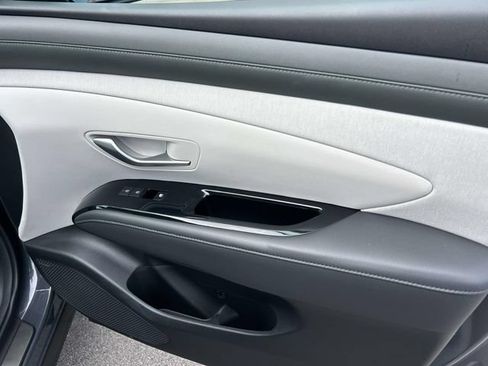 Used 2025 Hyundai Tucson Limited FWD image 23