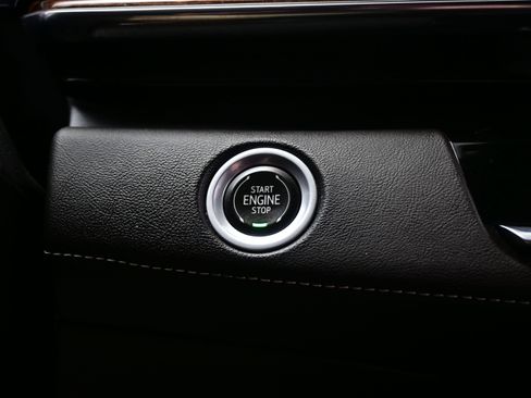 Used 2023 Cadillac Escalade ESV Premium Luxury AWD/4WD image 26