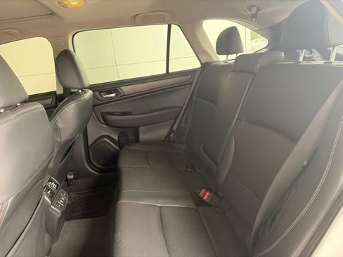 Used 2019 Subaru Outback 3.6R Limited AWD/4WD image 7
