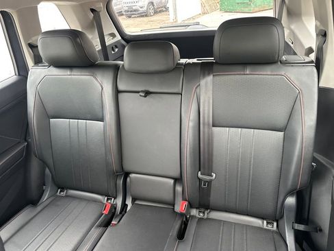 Used 2024 Volkswagen Tiguan Wolfsburg Edition FWD image 46
