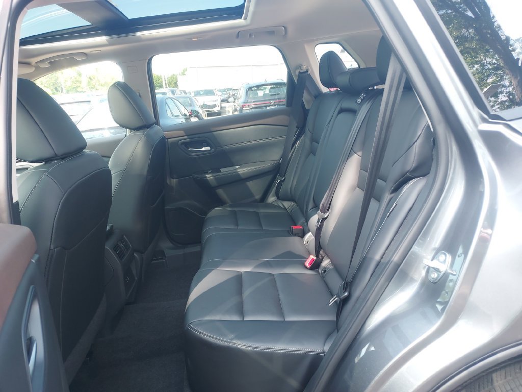Used 2023 Nissan Rogue SL AWD/4WD image 29