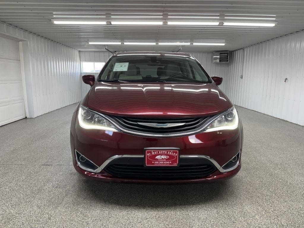 Used 2018 Chrysler Pacifica Touring Plus FWD image 2