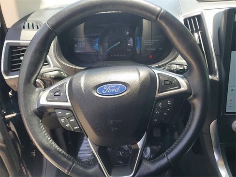 Used 2022 Ford Edge Titanium image 5