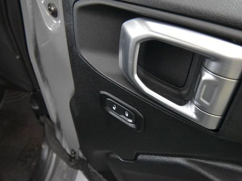 Used 2019 Jeep Wrangler Unlimited Sport image 46