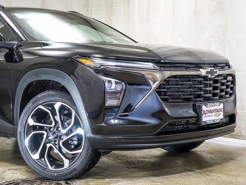 New 2026 Chevrolet Trax RS w/ Driver Confidence Package image 3