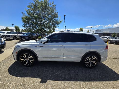 Used 2022 Volkswagen Tiguan SEL R-Line AWD/4WD image 2