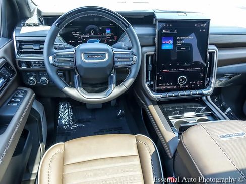 New 2026 GMC Yukon Denali Ultimate AWD/4WD image 17