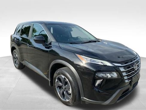 Used 2025 Nissan Rogue SV image 4