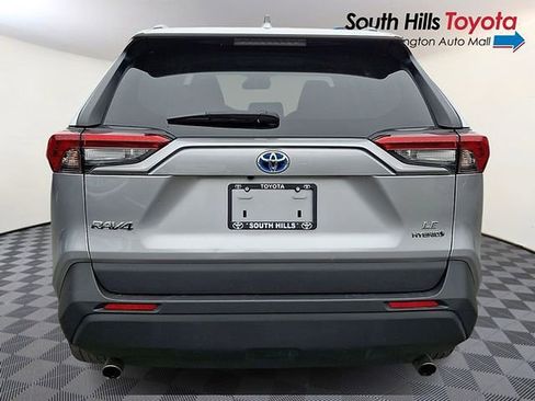 Certified 2021 Toyota RAV4 LE AWD/4WD image 5