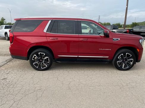 Used 2022 GMC Yukon SLT w/ SLT Premium Package AWD/4WD image 7