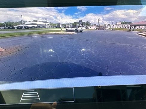 Used 2024 Chevrolet Malibu LT image 31