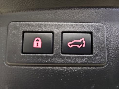 Used 2021 Subaru Outback Premium image 13