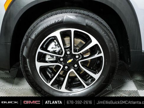 Used 2025 Chevrolet TrailBlazer LT AWD/4WD image 33