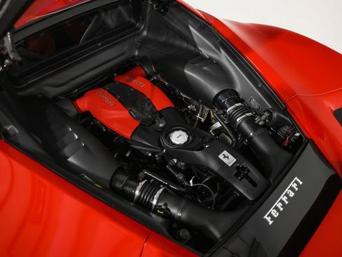 Used 2020 Ferrari F8 Tributo RWD image 22