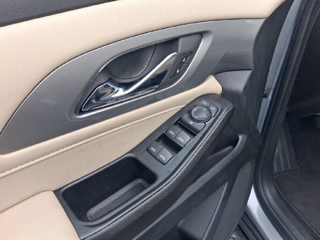 Used 2023 Chevrolet Traverse LS FWD image 13