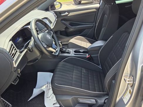 Used 2024 Volkswagen Jetta Sport FWD image 5