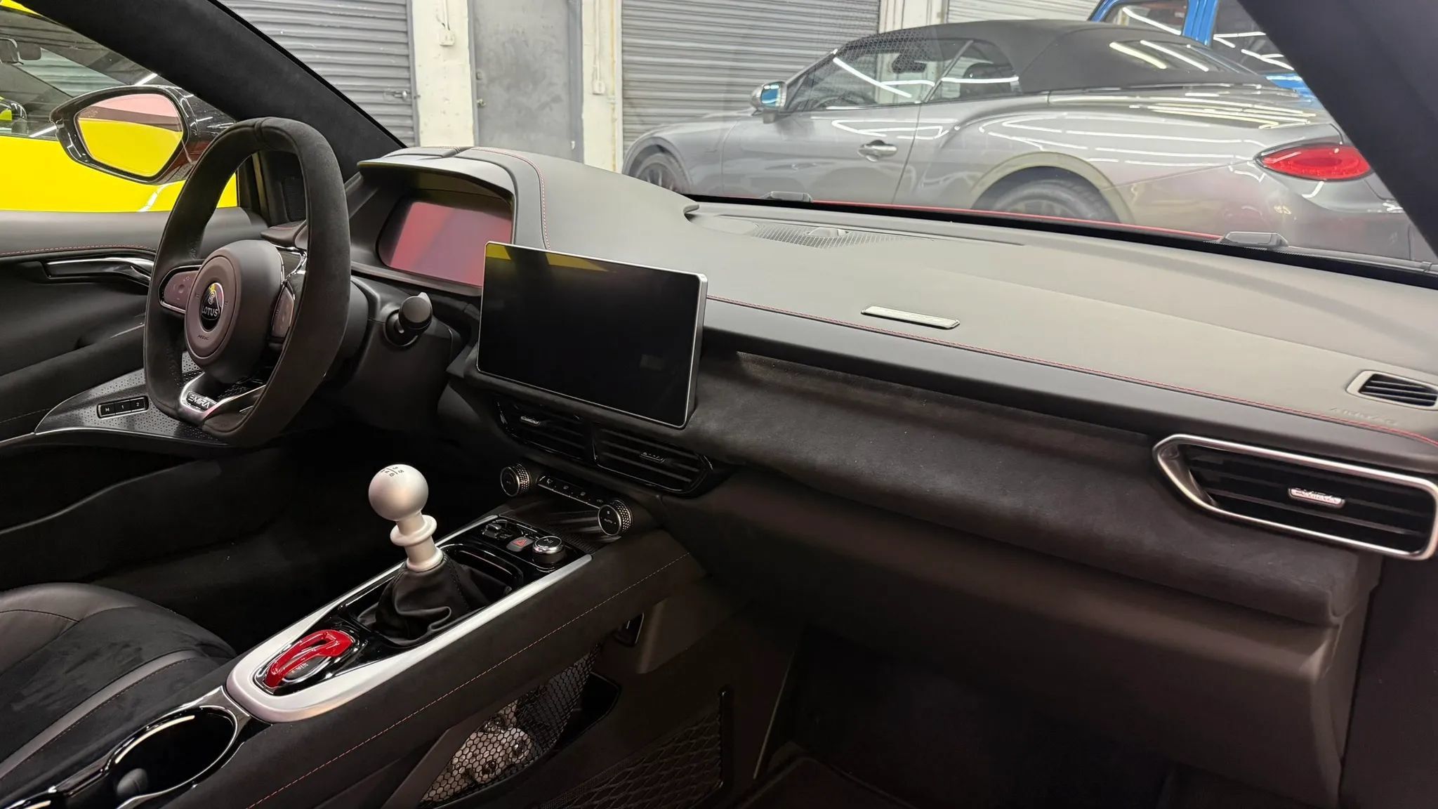 Used 2025 Lotus Emira RWD image 18