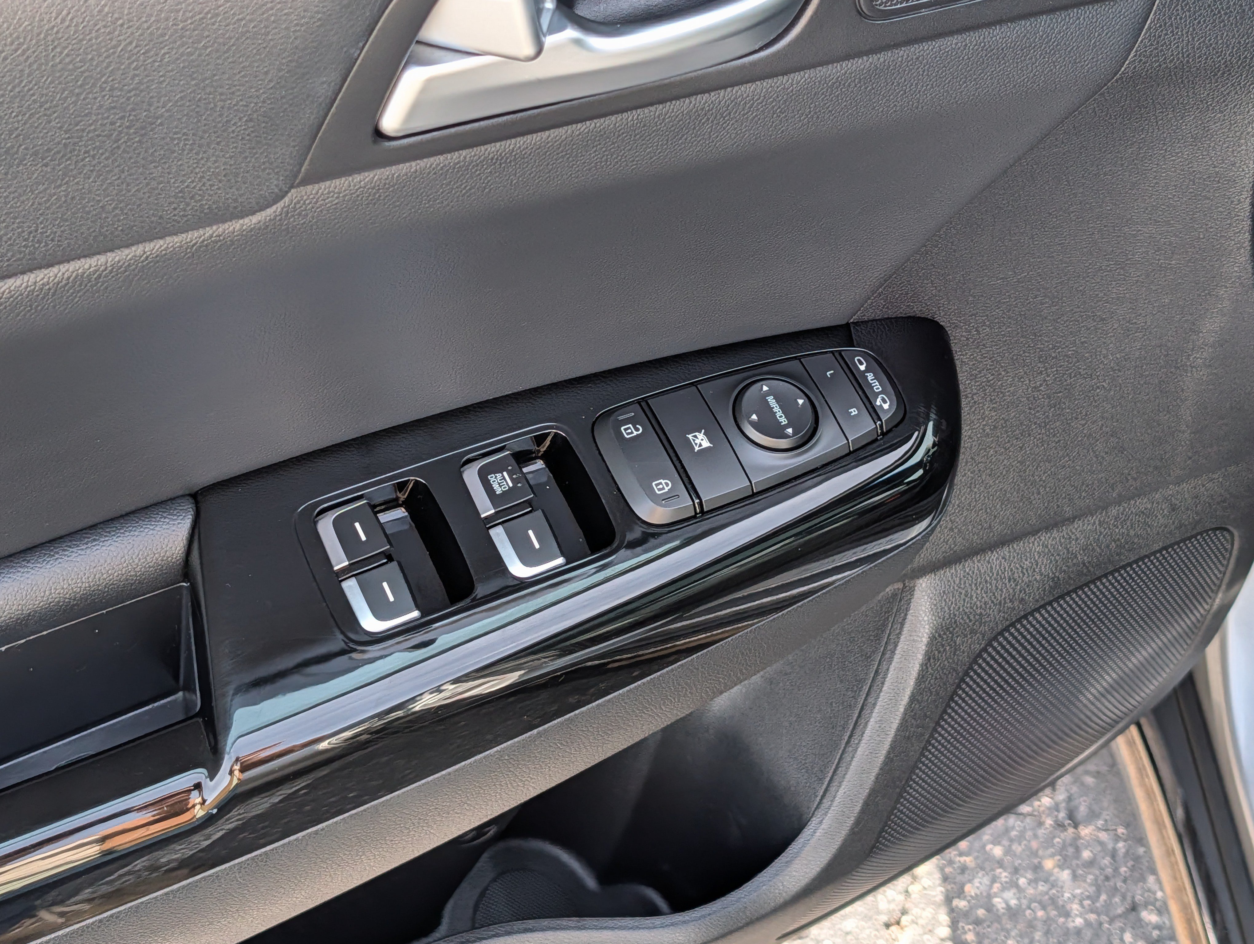 Used 2020 Kia Sportage S w/ S Premium Package AWD/4WD image 19