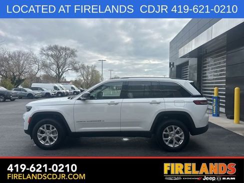 Used 2023 Jeep Grand Cherokee Limited AWD/4WD image 4