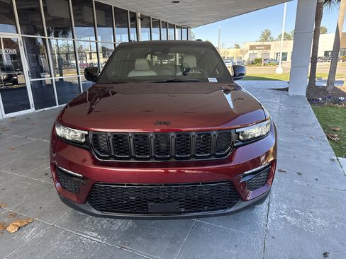 New 2025 Jeep Grand Cherokee Limited AWD/4WD image 34
