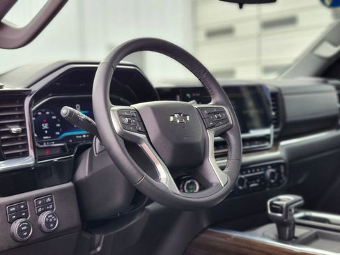 Used 2024 Chevrolet Silverado 1500 RST image 17