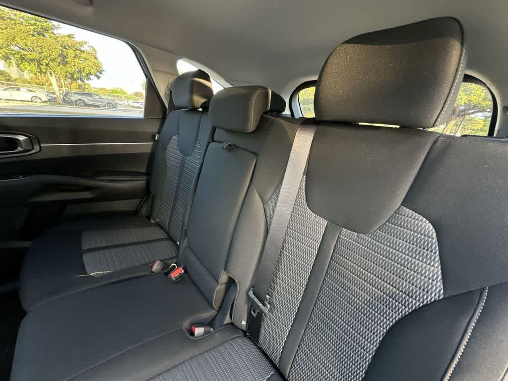 Certified 2026 Kia Sorento LX FWD image 22