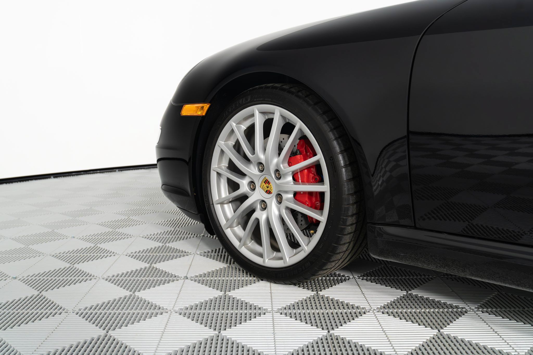 Used 2005 Porsche 911 Carrera S RWD image 17