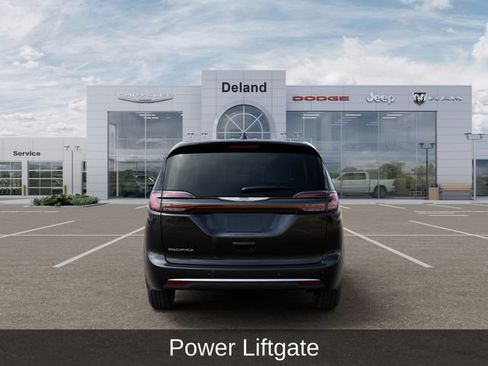 New 2026 Chrysler Pacifica Select FWD image 8