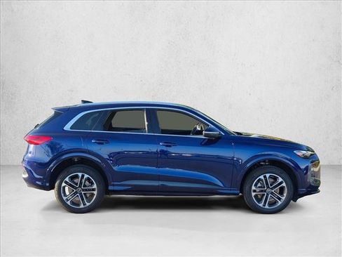 Certified 2025 Audi Q5 Premium w/ Convenience Package AWD/4WD image 4
