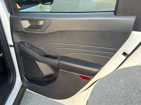 Used 2022 Ford Escape SE w/ SE Sport Appearance Package FWD image 15